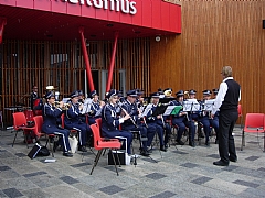 Utekonsert ved Kulturhuset.